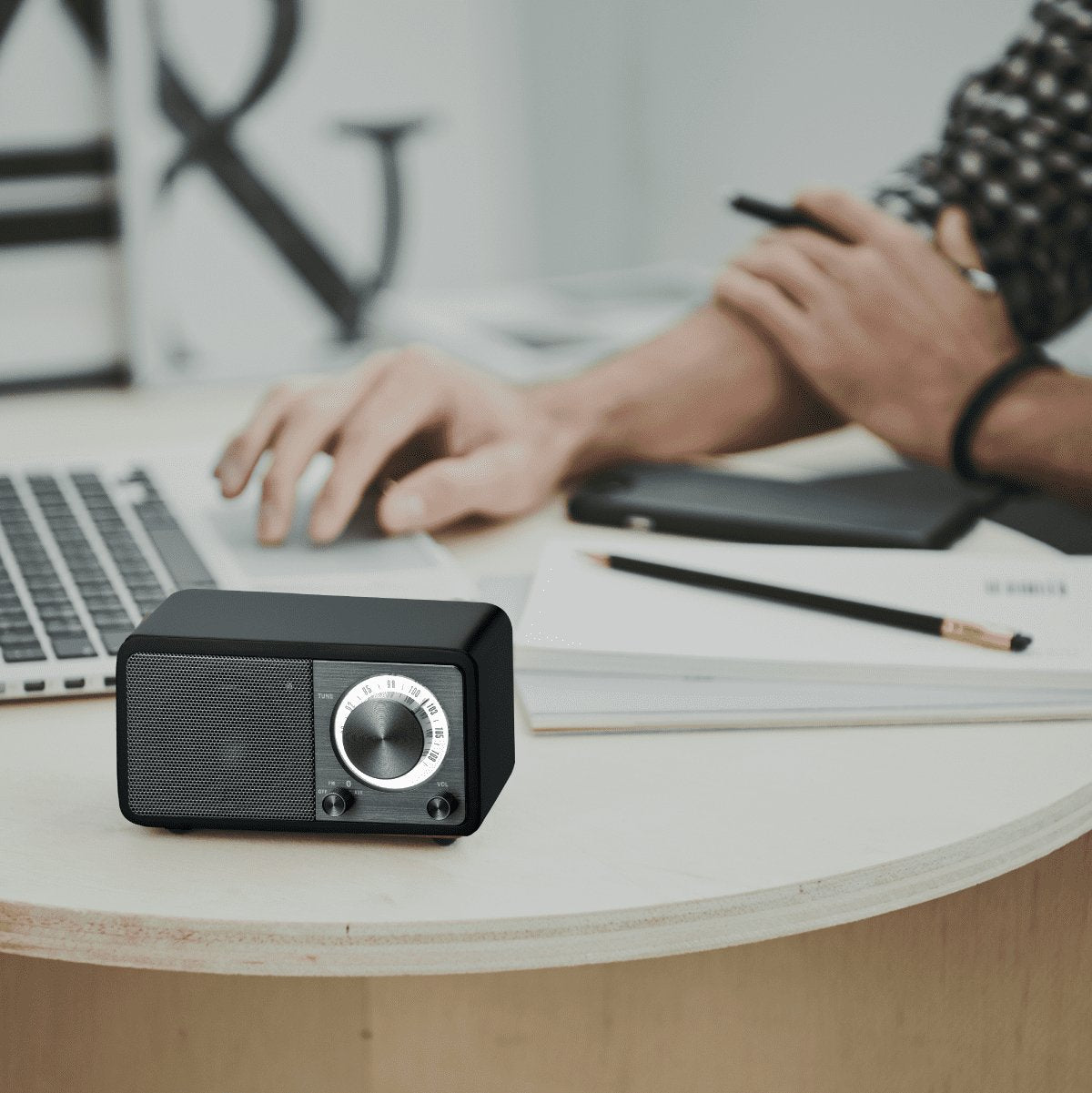 Sangean Wr-7 Negro Mate Radio Analógica Sobremesa Fm Bluetooth Batería Li-Ion Recargable