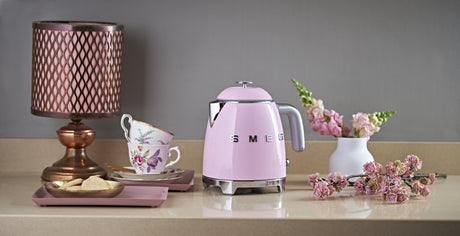 EAN 8017709302214 - Smeg KLF05PKEU tetera eléctrica 0,8 L 1400 W Rosa imagen 15