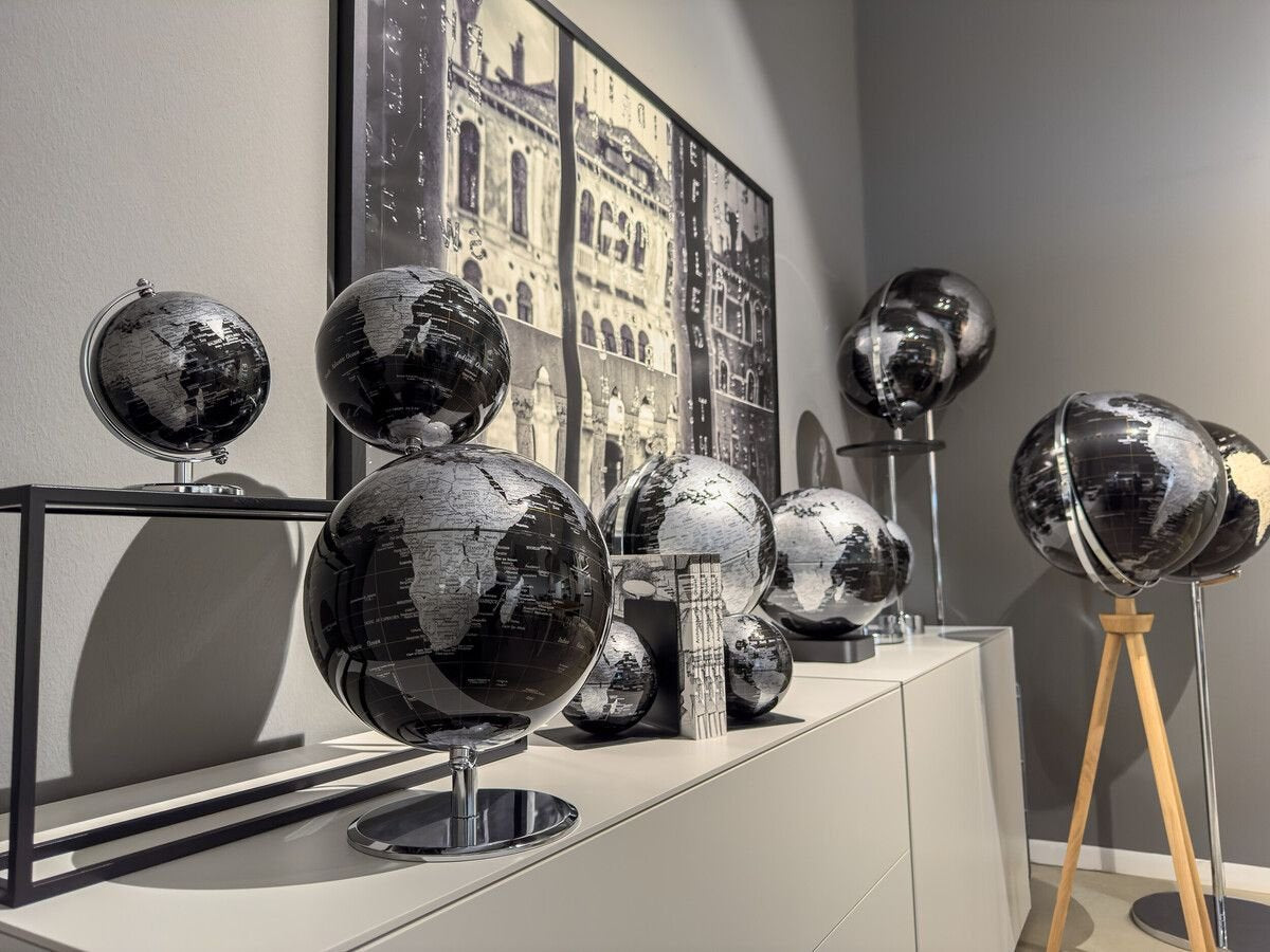 Troika Glohs Lunar Negro, Platafarben