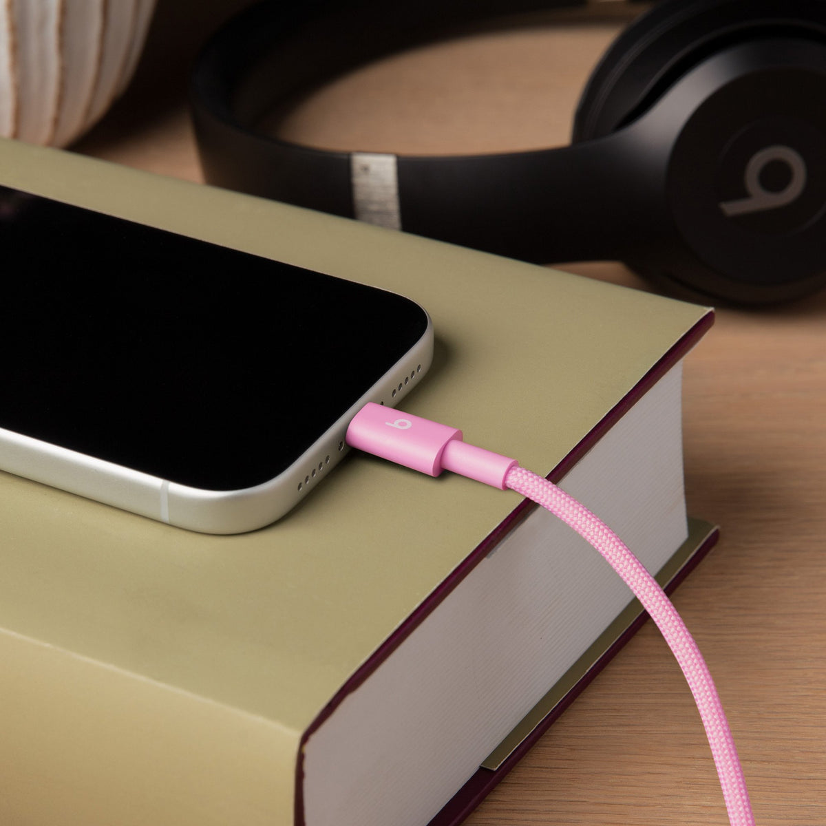 EAN 0195951360591 - Apple MK8P4ZM/A cable USB USB 2.0 1,5 m USB C Rosa imagen 3