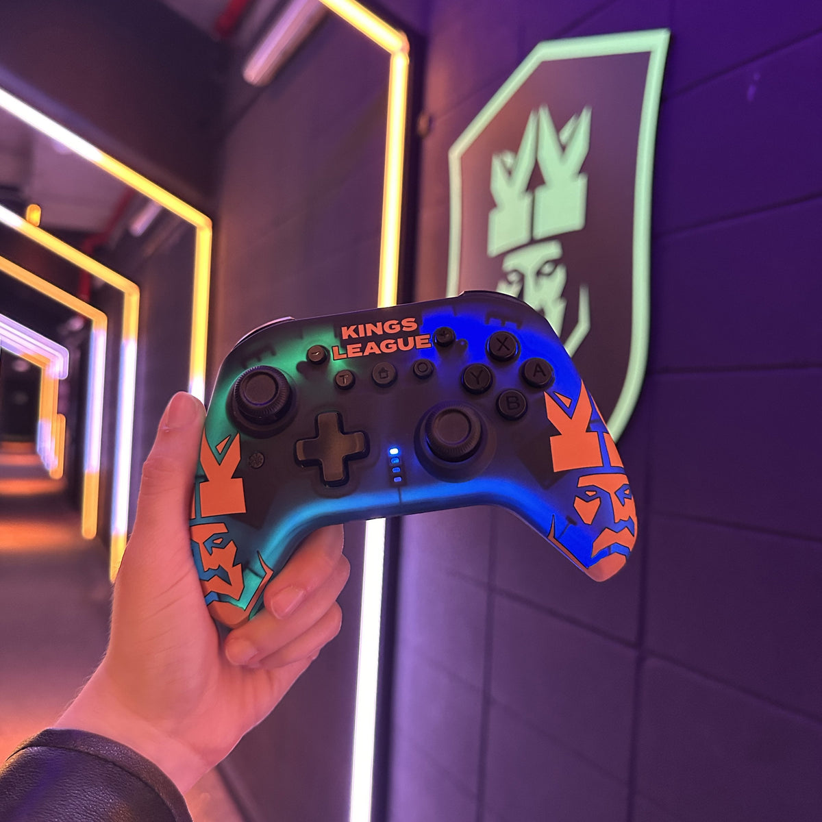Mando Compatible Blade - Wireless · Pc/Switch/Ios/Android · Luz Led Rgb · Cable Usb Tipo C · Kings League