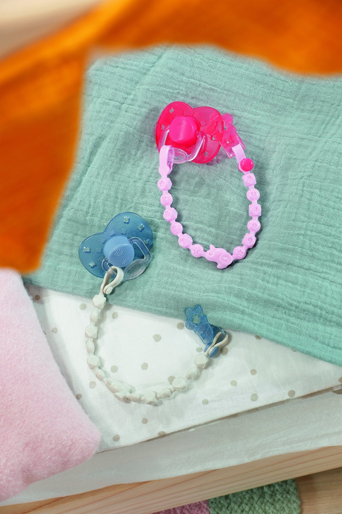 EAN 4001167838679 - BABY born Dummy with Clip 2 assorted Chupete con cadena de sujeción para muñecas imagen 4