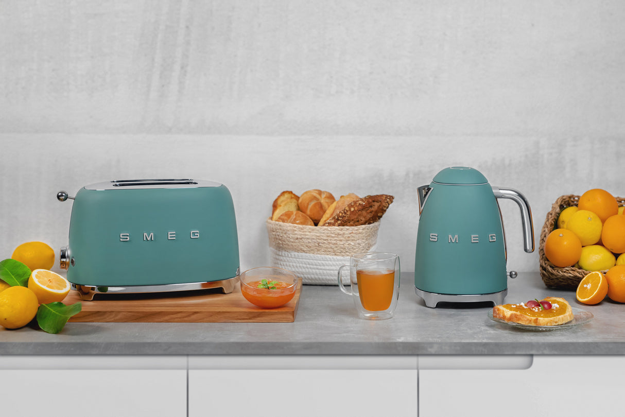EAN 8017709329617 - Smeg KLF03EGMEU tetera eléctrica 1,7 L 2400 W Cromo, Verde imagen 13