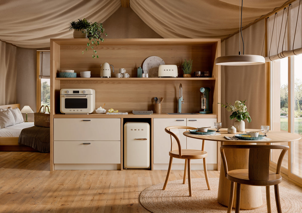 EAN 8017709227852 - Smeg KLF03CREU tetera eléctrica 1,7 L 2400 W Crema de color imagen 5