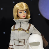 Barbie Barbie Signature Miss Astronaut Collection Doll Con Traje De Color Plateado, Botas De Habitación Y Accesorios De Casco Jbj48