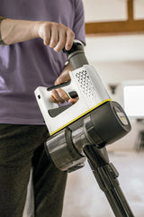 EAN 4054278987279 - Kärcher VC 4 Aspiradora escoba 2 en 1 Batería Secar Espuma Sin bolsa Negro, Blanco 2,5 Ah imagen 6