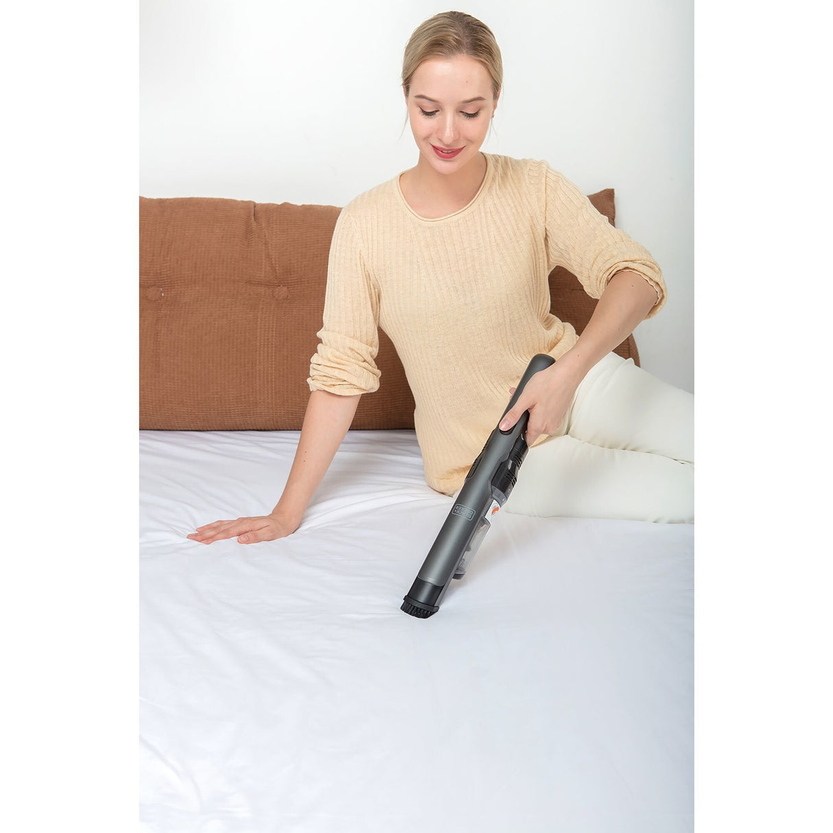 Aspiradora De Mano  Black & Decker Dvc320b21-Qw Titanio