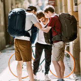 Mochila De Viaje Thule Landmark De 70 Litros - Azul Oscuro