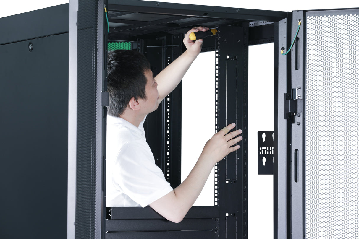 Apc Easy Rack  42u  Negro  Con Techo  Ruedas  Pies  4 Soportes  Y     Paneles Laterales  1991h X 600w X 800d Mm