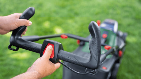 EAN 4059952641874 - Bosch 37-550 Cortacésped de empuje a gasolina Batería Negro, Verde imagen 6