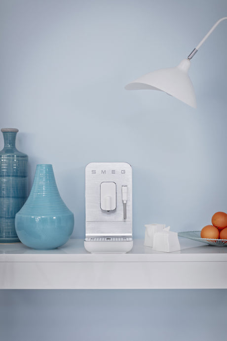 EAN 8017709334932 - Smeg BCC12WHMEU cafetera eléctrica Máquina espresso 1,4 L imagen 24