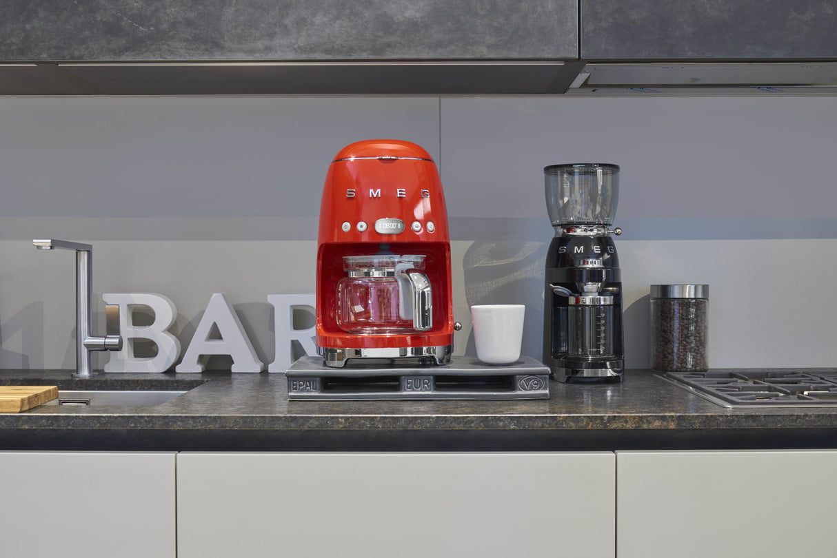EAN 8017709317966 - Smeg CGF11BLEU molinillo de café 150 W Negro imagen 10