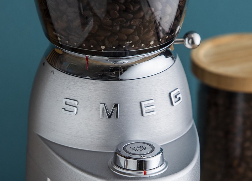 Smeg Cgf02sseu Kaffeemühle Inox Brossé