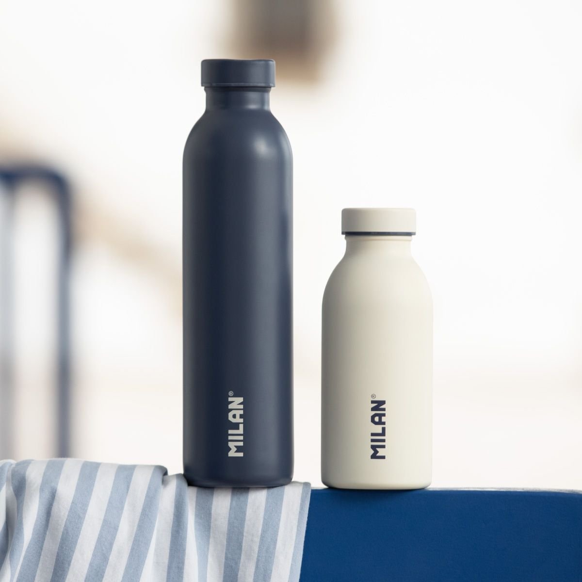 Milan Botella Isotérmica 591 Ml Edición 1918 Azul Marino