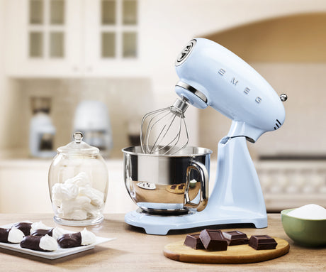 EAN 8017709311902 - Smeg SMF03PBEU batidora Batidora de varillas 800 W Azul imagen 7