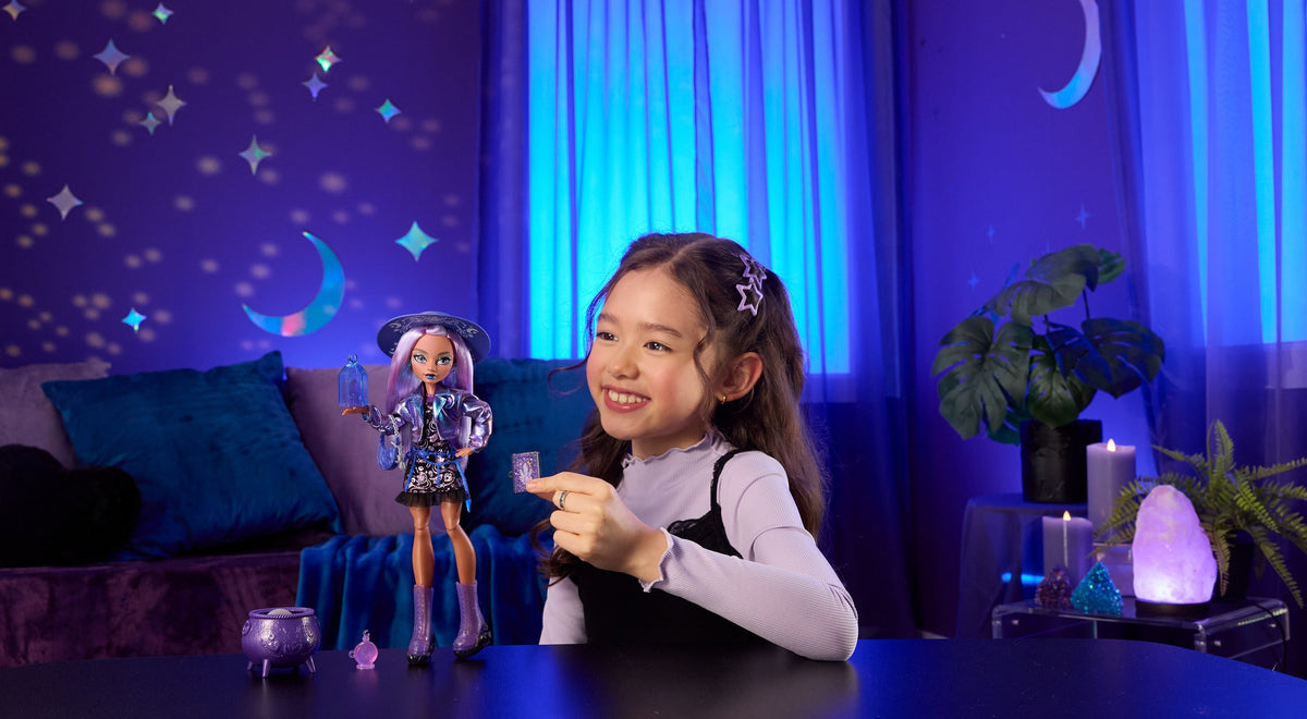 EAN 0194735373109 - Monster High JMB90 muñeca imagen 2