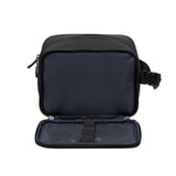 EAN 4260709011776 - Rivacase 8409 Bolsa de aseo Poliéster, Poliéster reciclado Negro imagen 4