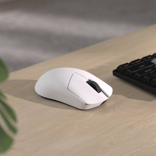 Cougar Gaming Raton,Revenger Pro 4k, Wireless, Blanco