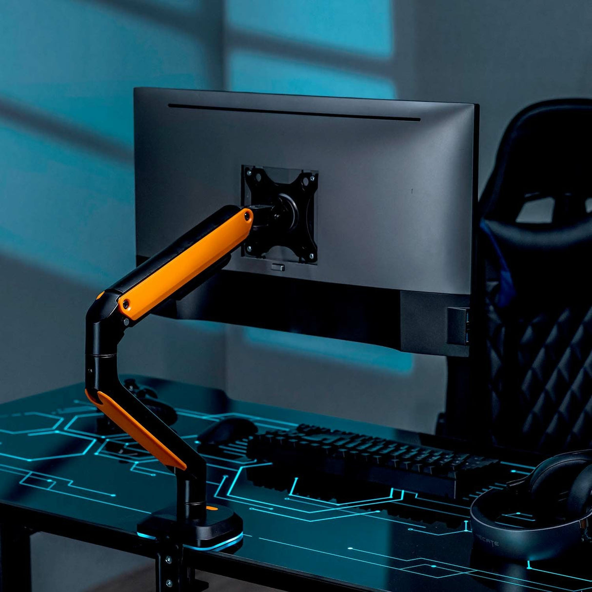 Aisens Soporte De Mesa Rgb Gaming Contrapeso Giratorio E Inclinable Para Monitor/Tv 9kg (3 Pivotes, 1 Brazo) De 17-32, Negro-Naranja