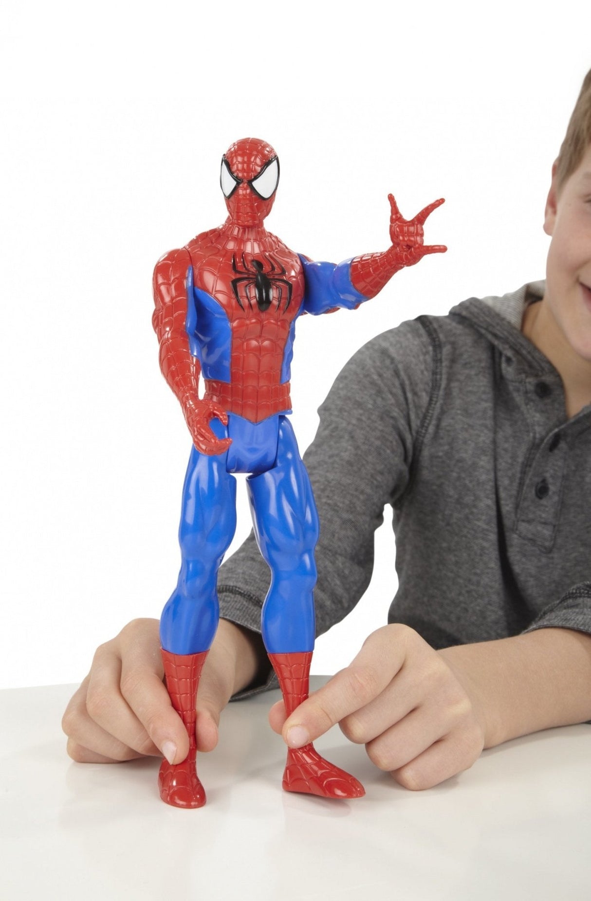Figura Titan Hero Spiderman Ultimate Marvel 30cm