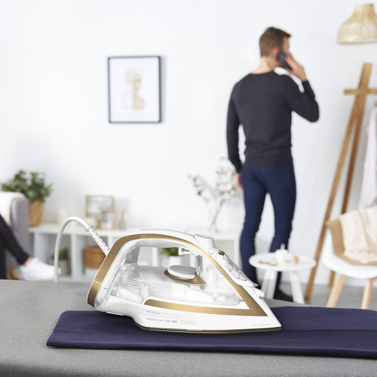 EAN 3121040086469 - Tefal Puregliss FV8042 Plancha vapor-seco Durilium AirGlide Autoclean soleplate 3000 W Bronce, Blanco imagen 2