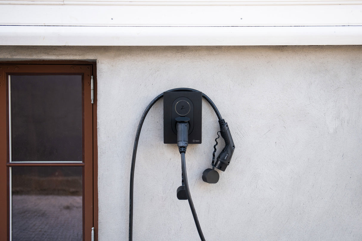 EAN 7090038510377 - Zaptec Go Negro Pared 3 imagen 9