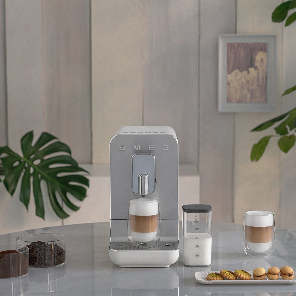 Cafetera Smeg Bcc13whmeu  Totalmente Automática Máquina Espresso 1,4 L