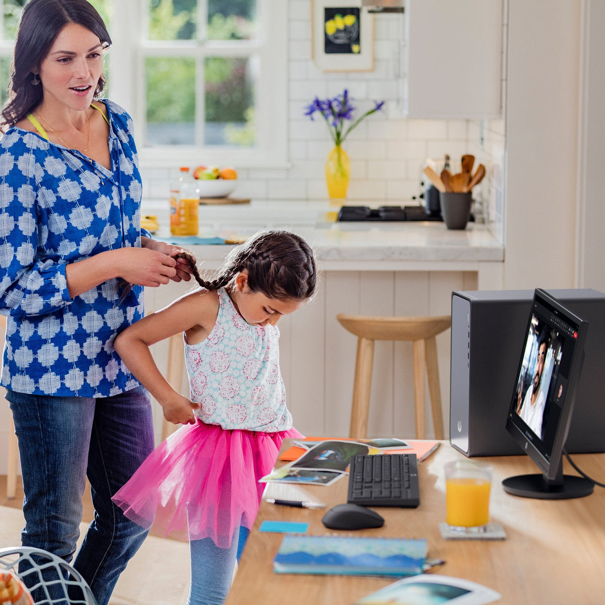 Ordenador Hp Omnidesk M02 0017ns I5 14400 16gb  Ssd 1tb Freedos Plata Y Negro