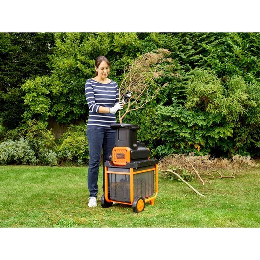 EAN 5035048706824 - Black & Decker BEGAS5800-QS triturador de césped 2800 W 45 L imagen 10