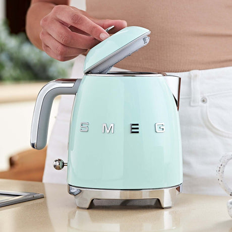 EAN 8017709302207 - Smeg KLF05PGEU tetera eléctrica 0,8 L 1400 W Verde imagen 5