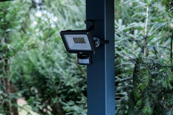 Brennenmuhl Foco Led Jaro 3060 P Exterior Ip65, 20w, 2300lm, 6500k, Con Detector De Movimiento