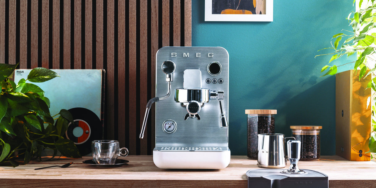 Smeg Espresso Coffee Machine Collection White Emc02whmeu