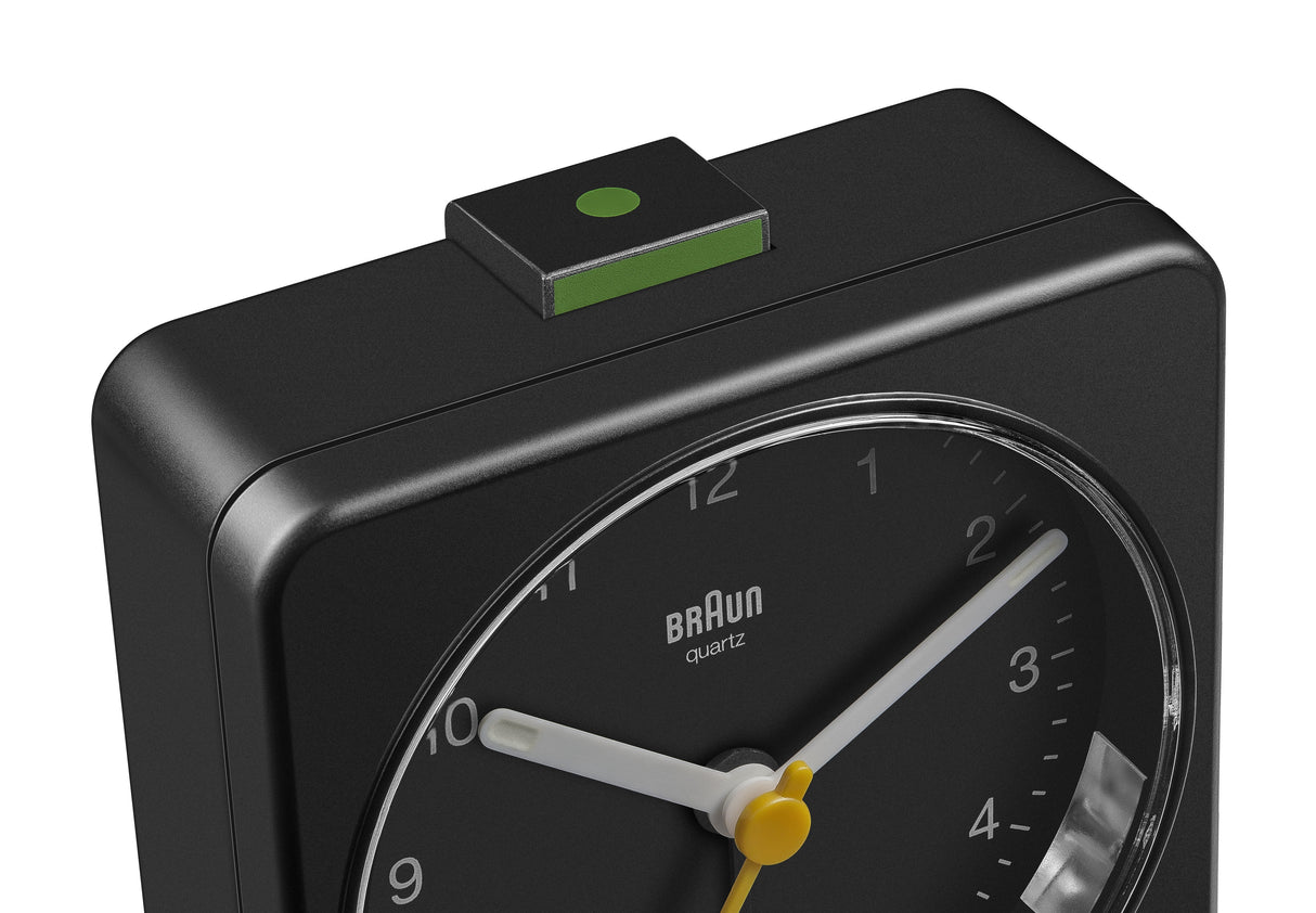 Braun Bc03b Klassischer Analoger Wecker Con Schlummerfunktion Y Licht, Negro
