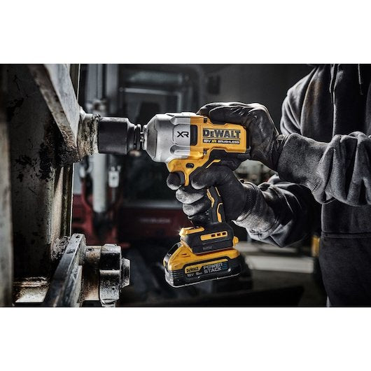 Llave De Impacto Inalámbrica Dewalt Dcf961h2t, 18 Voltios, 1/2" Amarillo/Negro, 2 Baterías Powerstack Li-Ion 5ah, En Caja T Stak Dcf961h2t-Qw