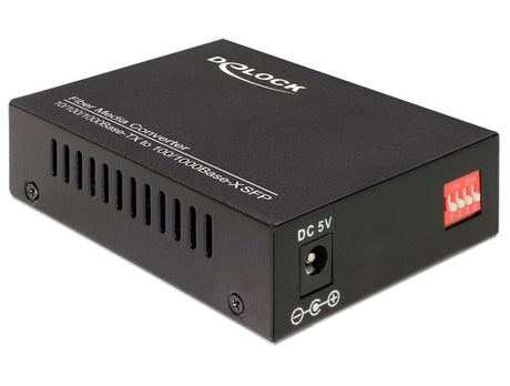 EAN 4043619861101 - DeLOCK 86110 convertidor de medio 1000 Mbit/s Negro imagen 2