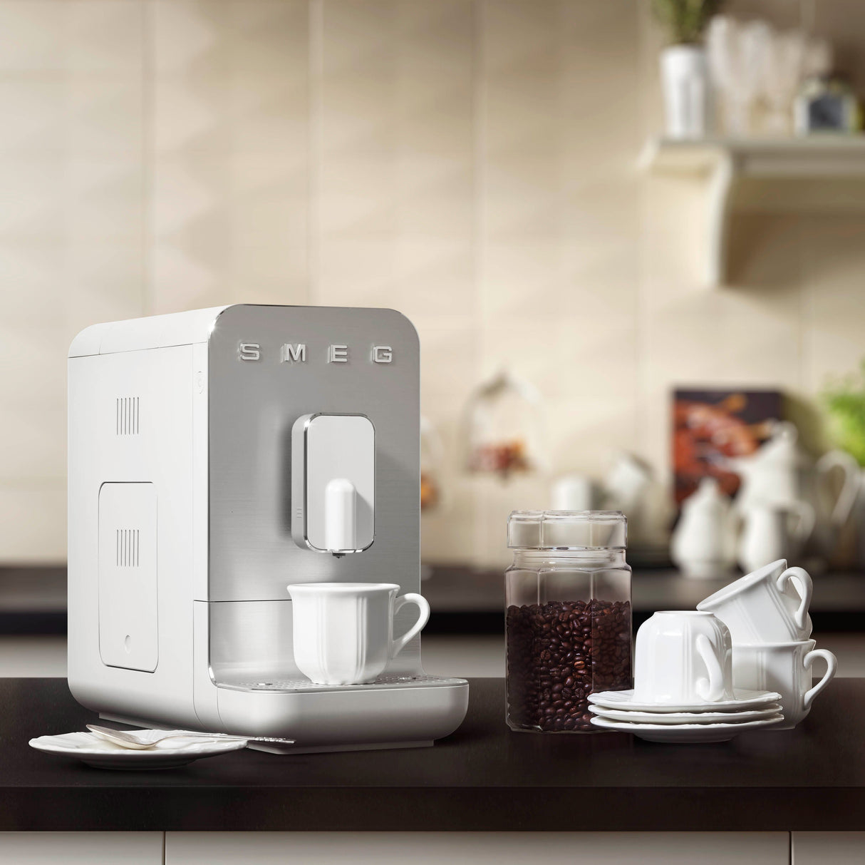 EAN 8017709334819 - Smeg BCC11WHMEU cafetera eléctrica Totalmente automática Máquina espresso 1,4 L imagen 30