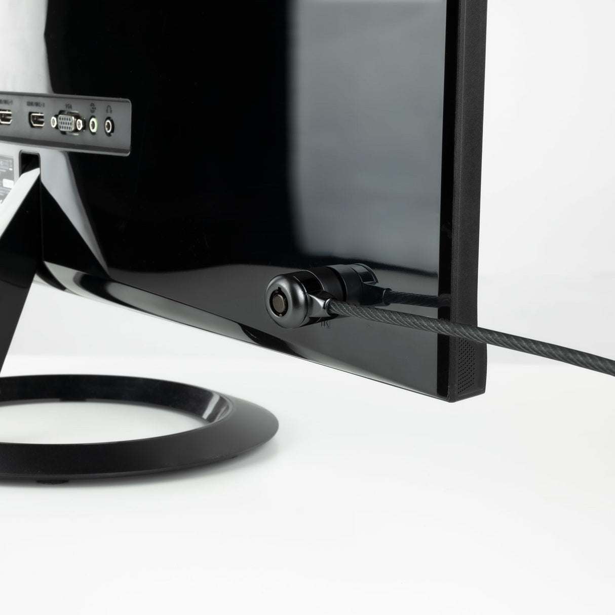 Cable Seguridad Con Llave Para Portátiles 1.5 M