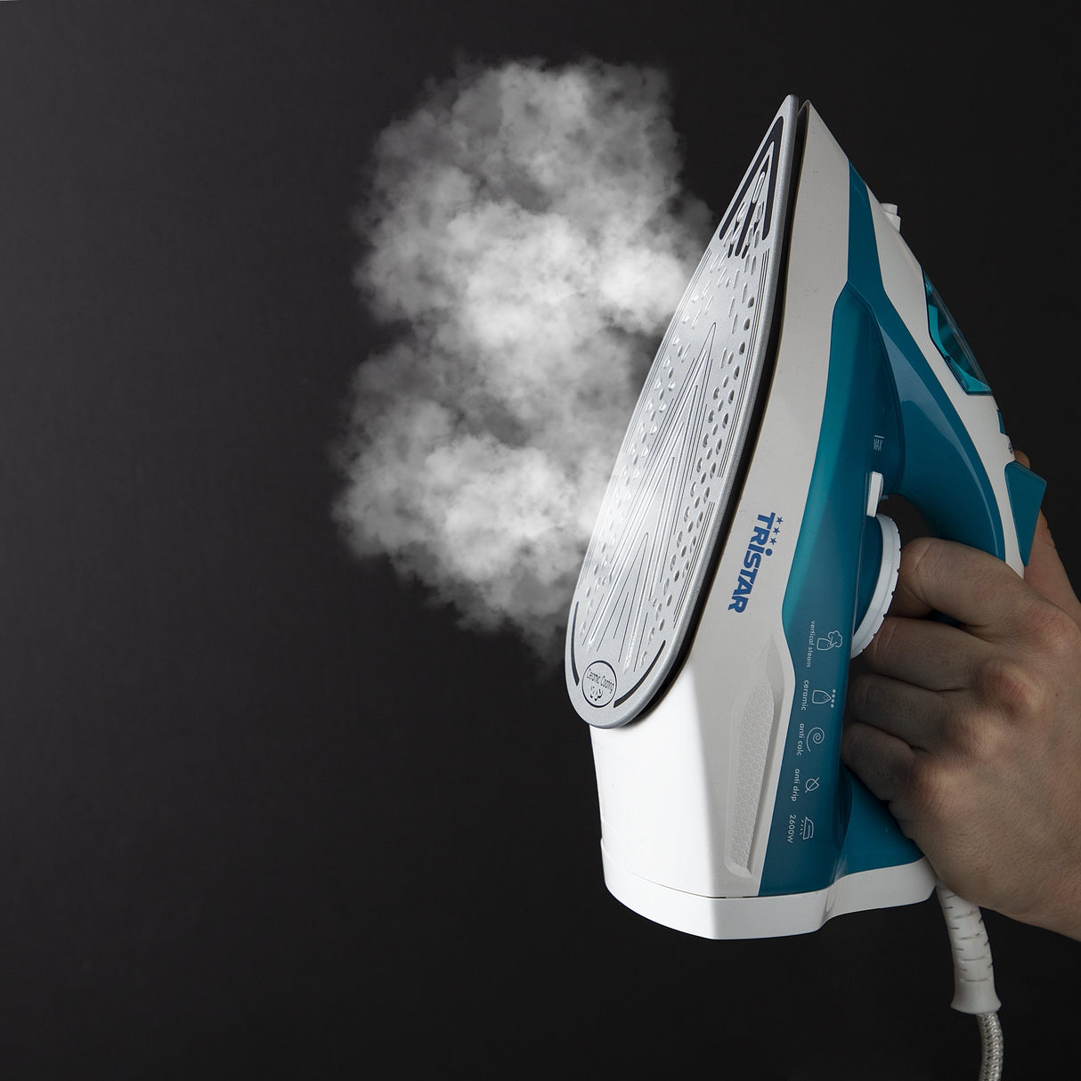 Plancha Tristar St-8320 2600w Depósito 370ml