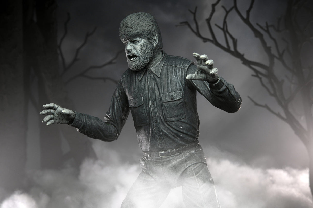 Figura Neca Universal Monster Scale Action Ultimate Wolf (B&W)