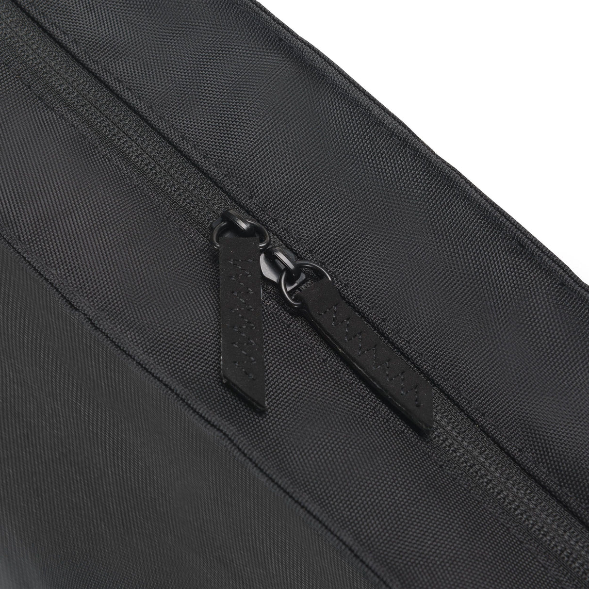 Bolso Dicota Shopper Eco Motion Negro Hasta 35,8 Cm 14,1 Pulgadas D31977-Rpet