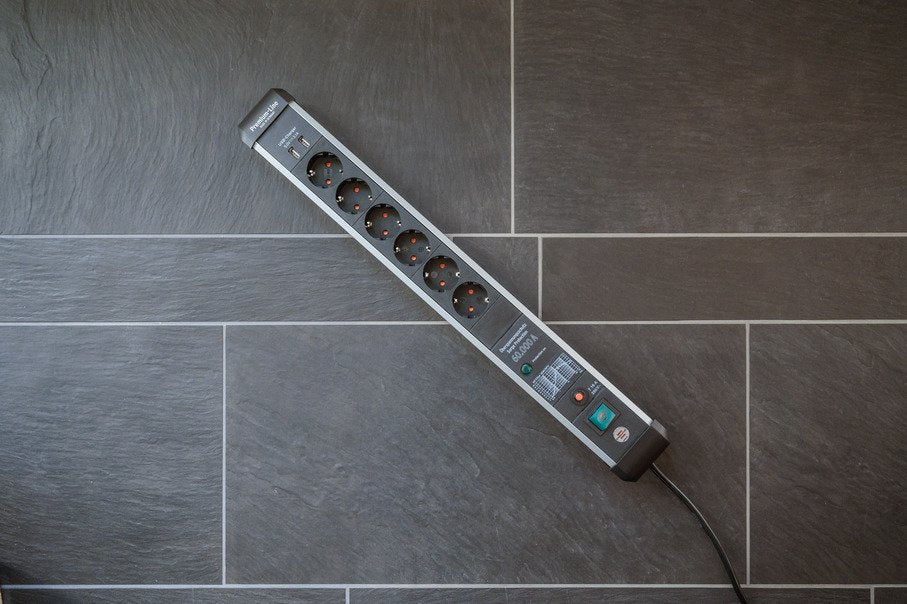 EAN 4007123677061 - Brennenstuhl 1391010610 base múltiple 3 m 6 salidas AC Interior Negro, Plata imagen 10