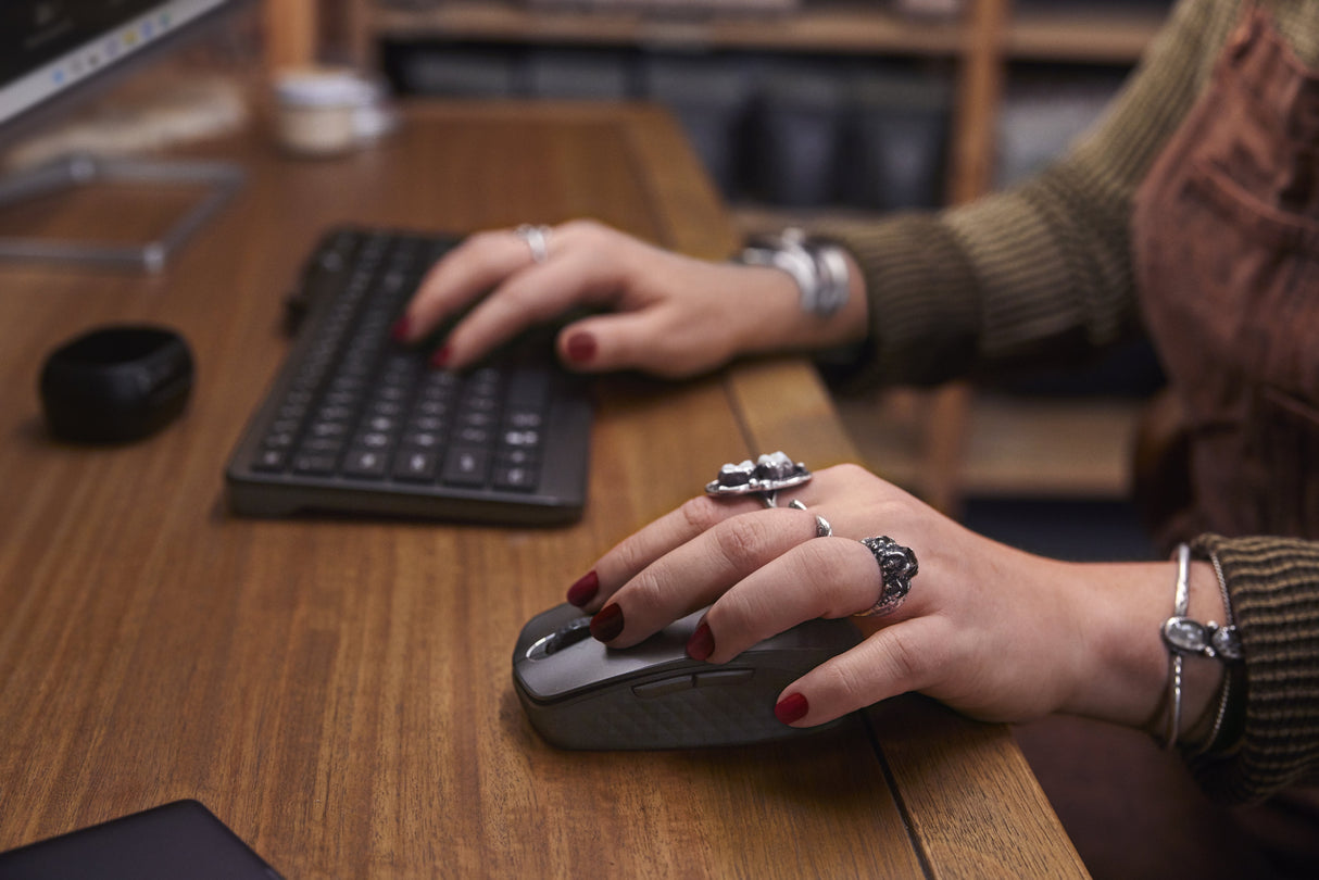 460 Multi-Device Keyboard-B