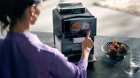 EAN 4242003905036 - Siemens EQ900 Totalmente automática Máquina espresso 2,3 L imagen 2