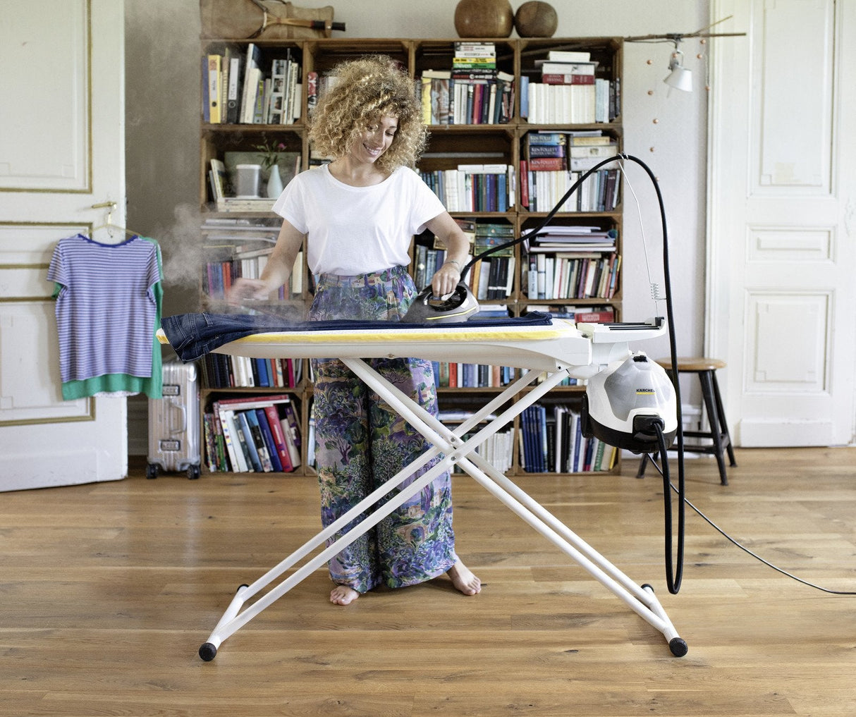 Limpiador A Vapor Kärcher Sc 4 Easyfix Iron Blanco Negro, 2.000 W, Incl. Plancha De Vapor A Presión 1.512-631.0