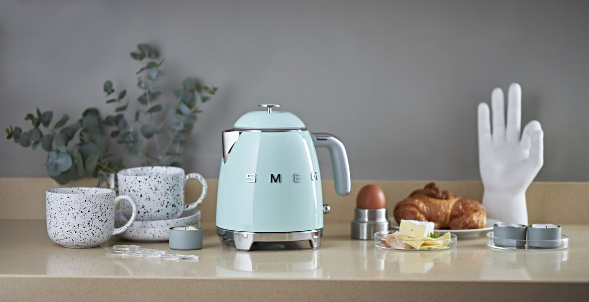 EAN 8017709302207 - Smeg KLF05PGEU tetera eléctrica 0,8 L 1400 W Verde imagen 14