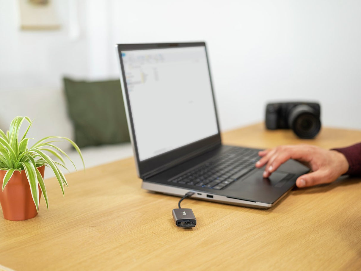 Lector De Tarjetas Externo Trust Dalyx Usb Tipo-C
