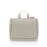 EAN 4012013736384 - Reisenthel WO6049 neceser y maletín neceser Bolsa de aseo 4 L Poliéster Arena imagen 1