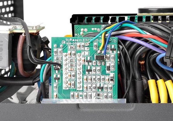 EAN 0841163066713 - Thermaltake Toughpower Grand RGB unidad de fuente de alimentación 750 W 24-pin ATX ATX Negro imagen 4
