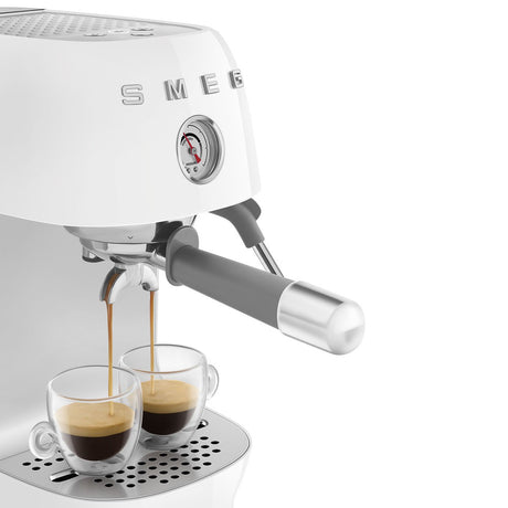 EAN 8017709349424 - Smeg ECF03WHEU cafetera eléctrica Semi-automática Máquina espresso 1,4 L imagen 10