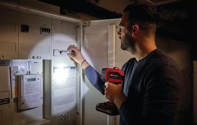 EAN 4006825673371 - Einhell TC-CL 18/350 Li - Solo Negro, Rojo LED imagen 2